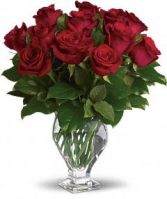 Classic Elegance Fresh Rose Arrangement