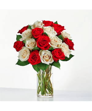 classic holiday rose  bouquet 