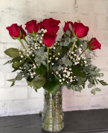Classic Red  Dozen Red Roses  in Albany, OR | LEADING FLORAL