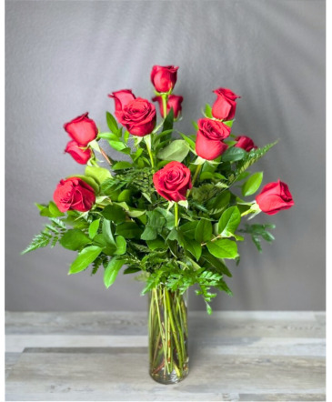 Dozen Red Roses Arrangement in Henderson, NV | FLOWERS OF THE FIELD 