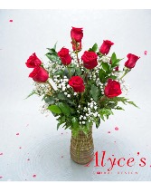 Classic Red Roses Vase