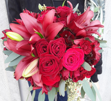 Classic Romance Bouquet of Flowers in Ithaca, NY | BUSINESS IS BLOOMING Classic Romance Bouquet of Flowers in Ithaca, NY | BUSINESS IS BLOOMING