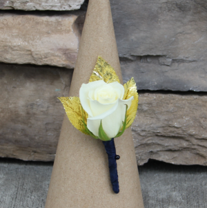 Classic Sweetheart Rose Boutonniere