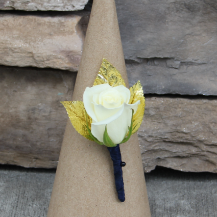 Classic Sweetheart Rose Boutonniere