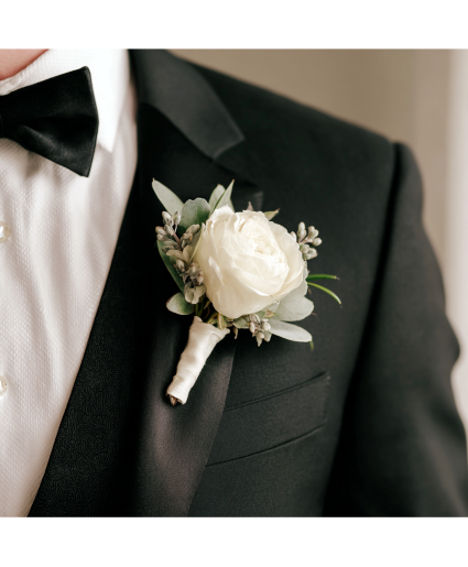 Classic White Boutonniere 