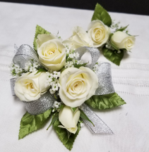 Simply Classic Wrist corsage and boutonniere
