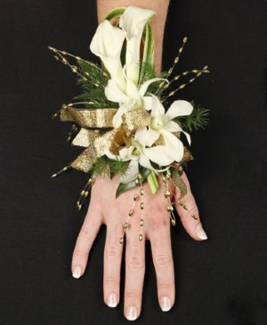 Classy Candlelight Corsage