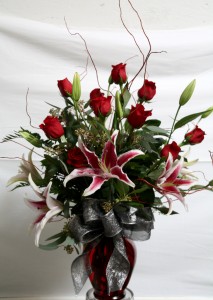 CLASSY ROSES AND LILIES ARRANGEMENT in Davis, CA | STRELITZIA FLOWER CO. CLASSY ROSES AND LILIES ARRANGEMENT in Davis, CA | STRELITZIA FLOWER CO.