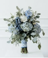 Clear Blue Sky Hydrangeas and Playa Blanca Roses