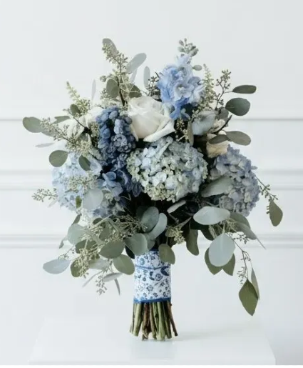 Clear Blue Sky Hydrangeas and Playa Blanca Roses
