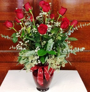 Coaches Deluxe Dozen Roses in Red