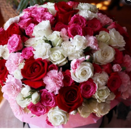 Color-Block Spray Rose Arrangement HAND TIED BOUQUET