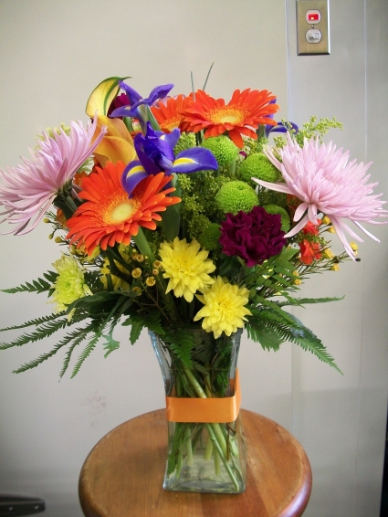 A Bright Bouquet for MOM 