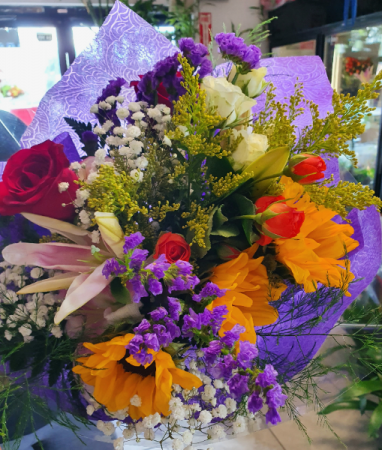 Colorful  Bouquet of Fresh flowers 