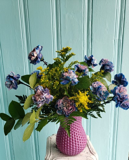 COLORFUL CARNATIONS FLOWER ARRANGEMENT