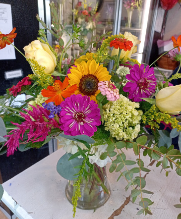 Colorfull Arrangement Designer's Choice in Glastonbury, CT | THE FLOWER DISTRICT Colorfull Arrangement Designer's Choice in Glastonbury, CT | THE FLOWER DISTRICT