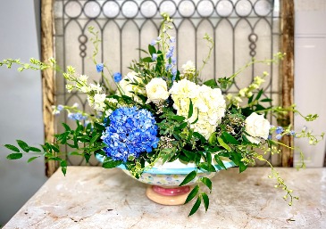 Container Magic Vase Arrangement in Mount Pleasant, SC | BLANCHE DARBY FLORIST OF CHARLESTON