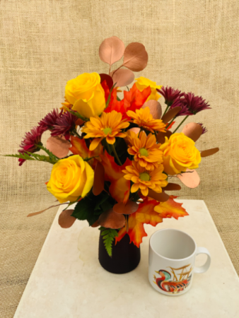 Coppertone Kiss Fresh vase arrangement