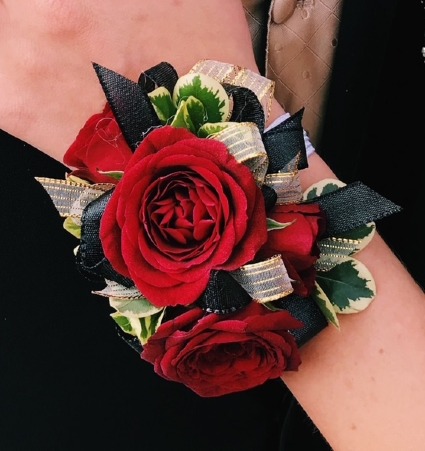 Corsage 16 Corsage