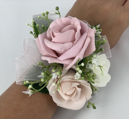 Corsage 6 Corsage