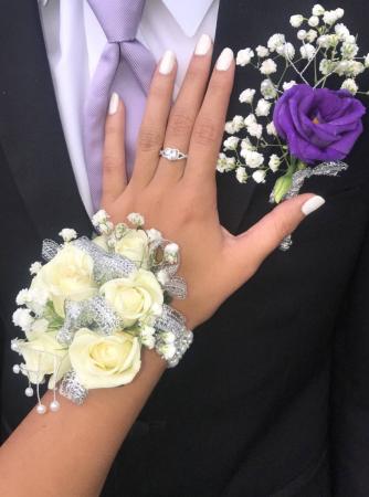 corsage  