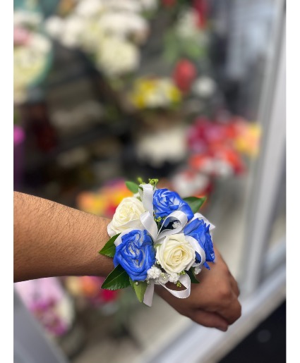 corsage 