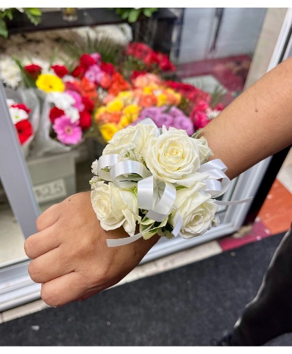 corsage 