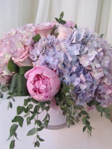 Cotton Candy Vase arrangement in Woodbridge, ON | PRIMAVERA FLOWERS & MORE LTD.