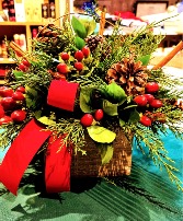 COUNTRY COTTAGE CENTERPIECE 