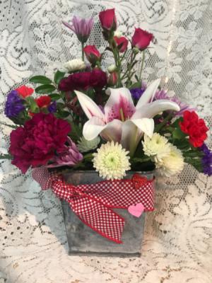 Country Love Galvanized cube valentine flowers