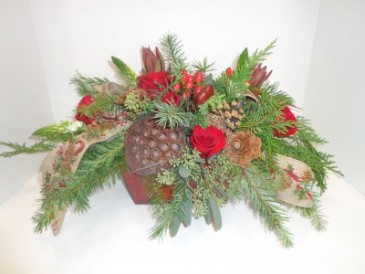 Countryside Christmas Centerpiece Signature Design