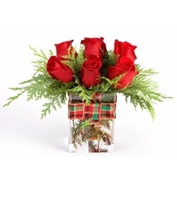 Cozy and Love Roses Vase Arrangement