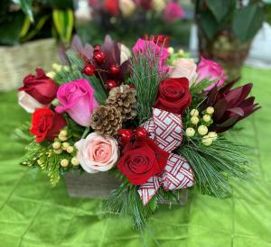 Cozy Winter-Table Centerpiece Flower Arrangement