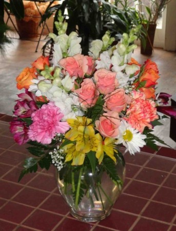 Creamsicle Mixed Arangement in a Vase