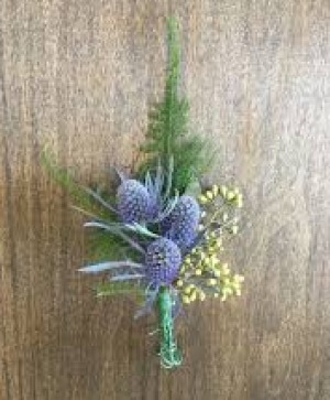 Creative Elements Bout Classic Boutonniere