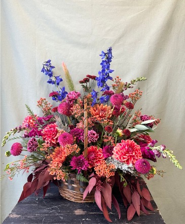 Crimson Berry in La Grande, OR | FITZGERALD FLOWERS Crimson Berry in La Grande, OR | FITZGERALD FLOWERS