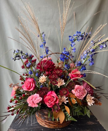 Crimson Berry in La Grande, OR | FITZGERALD FLOWERS Crimson Berry in La Grande, OR | FITZGERALD FLOWERS