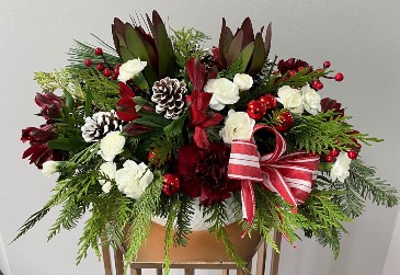 Crimson & Ivory  in Aurora, ON | Petal Me Sugar Florist