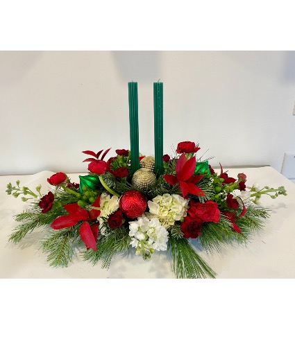 Crimson Noel Glow Table Arrangement