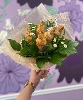 Croissant-themum bouquet 