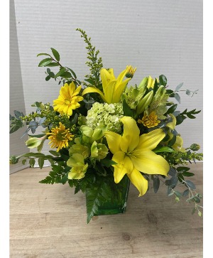 Cube - Cheery Yellow Arrangement