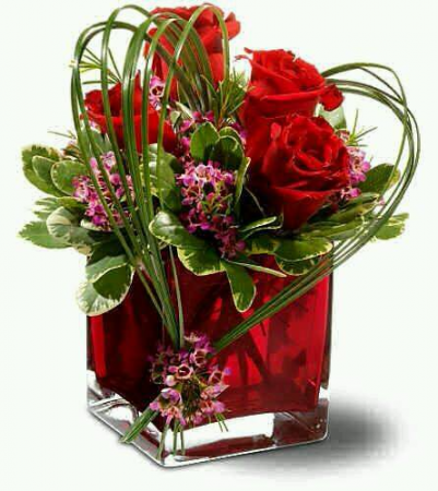 CUBE OF ROSES