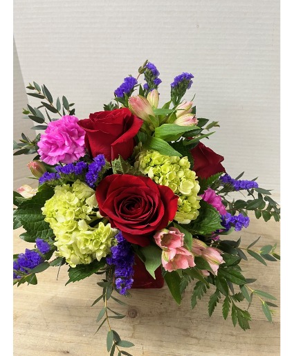 Cube  - Roses and Hydrangeas Arrangement