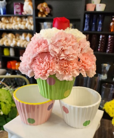 Cupcake Cutie in Acworth, GA | Davis Flowers Cupcake Cutie in Acworth, GA | Davis Flowers