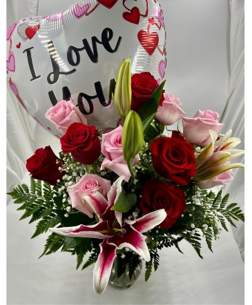Cupid's Arrow Pink+Red Roses with Lilies in Lubbock, TX | TOWN SOUTH FLORAL