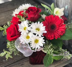 Cupid's Cube Glass Cube floral arrangement in Key West, FL | Petals & Vines Cupid's Cube Glass Cube floral arrangement in Key West, FL | Petals & Vines