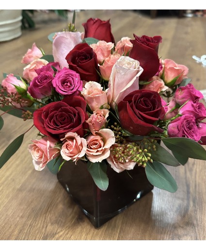 Cupid's Kiss Bouquet Rose and Spray Roses Boquet in a Red Glass Cube