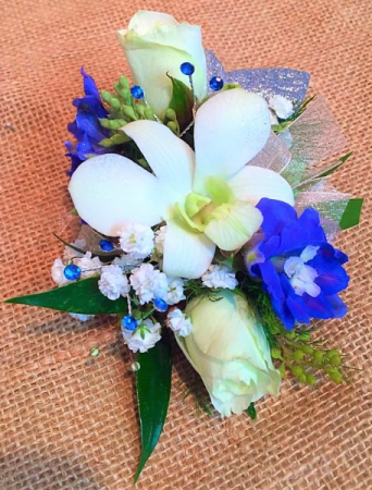 Classic blue and white Corsage 