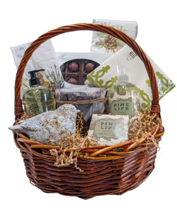 Custom Gift Basket  in Southern Pines, NC | Hollyfield Design Inc.