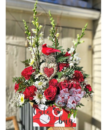 Cute as a bug *with locally crafted bird feeder* valentines day in Oxford, MA | Ladybug Florist Cute as a bug *with locally crafted bird feeder* valentines day in Oxford, MA | Ladybug Florist
